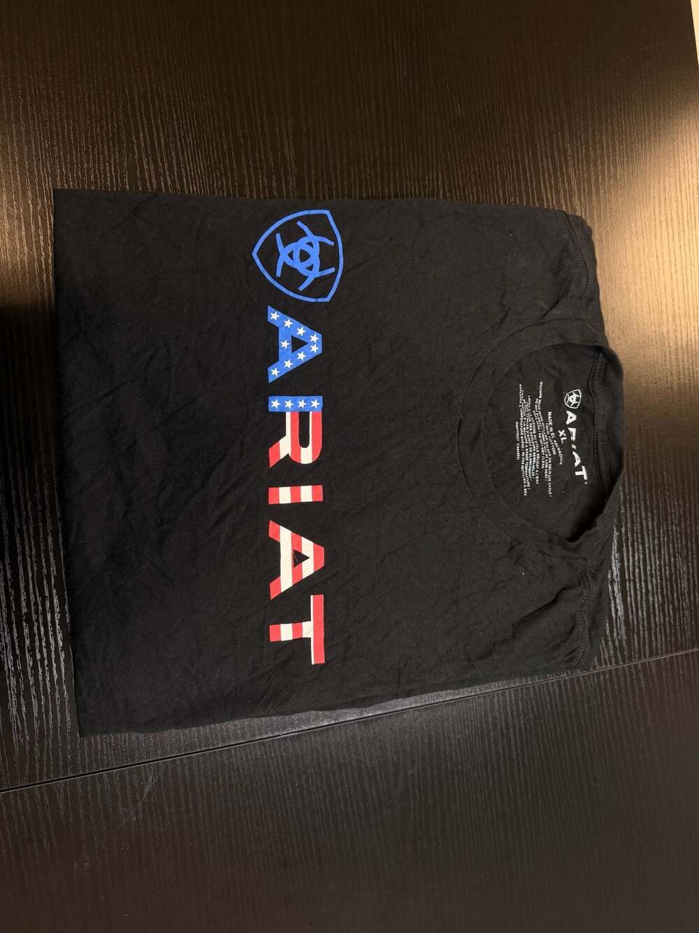 Ariat Men's Patriot Vertical Logo Graphic T-Shirt